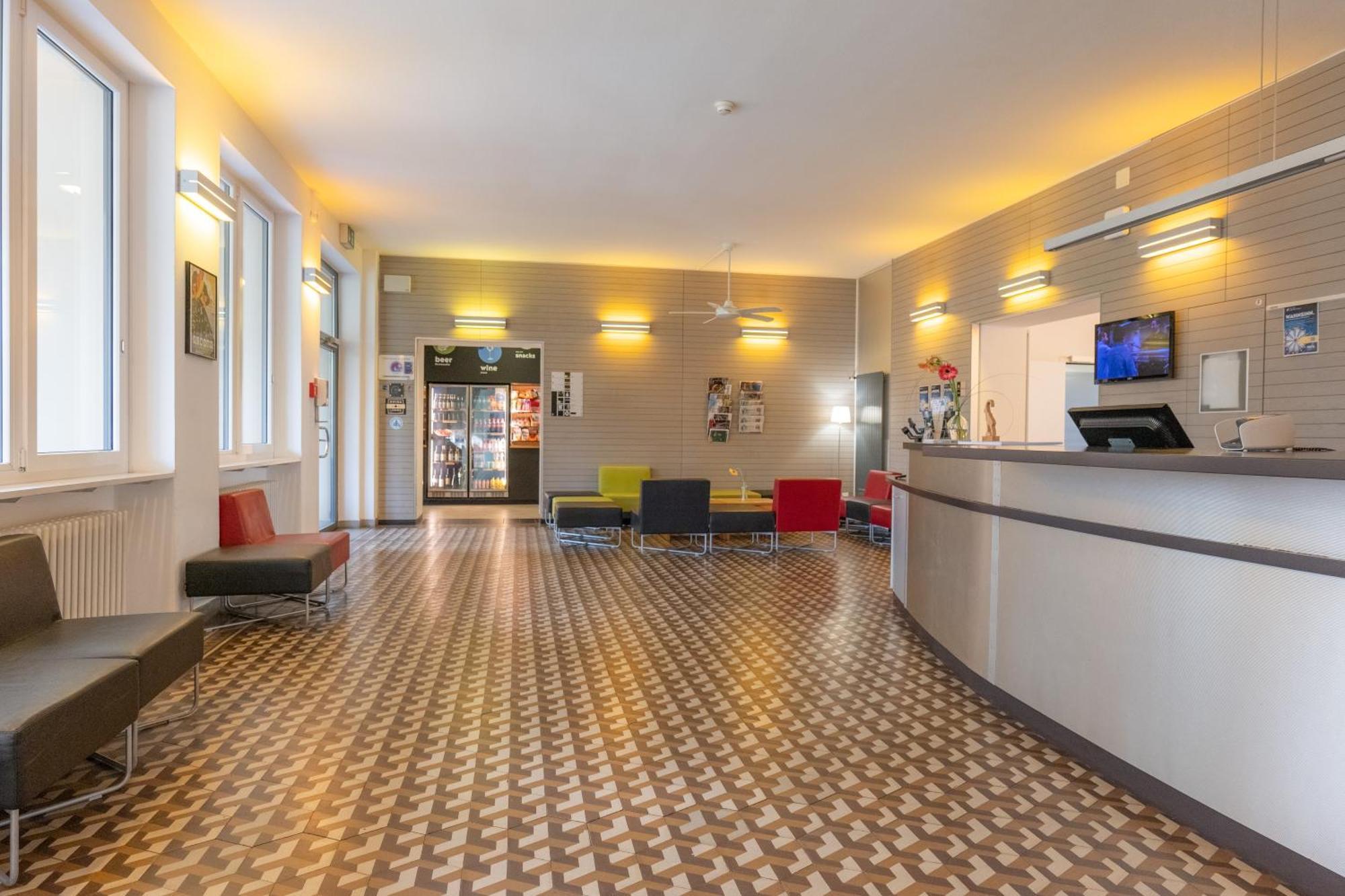 Locarno Youth Hostel Exterior photo